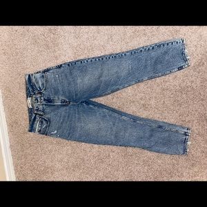 Abercrombie high rise mom jeans- 25 short